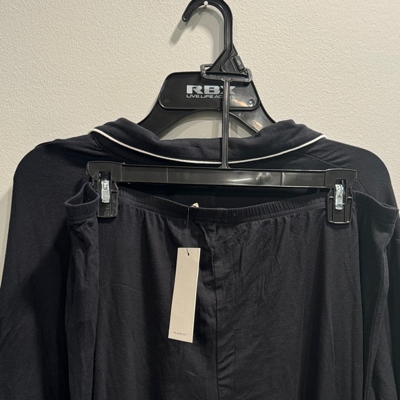 UGG Black Pajama Top with White Piping - Picture 4 of 5